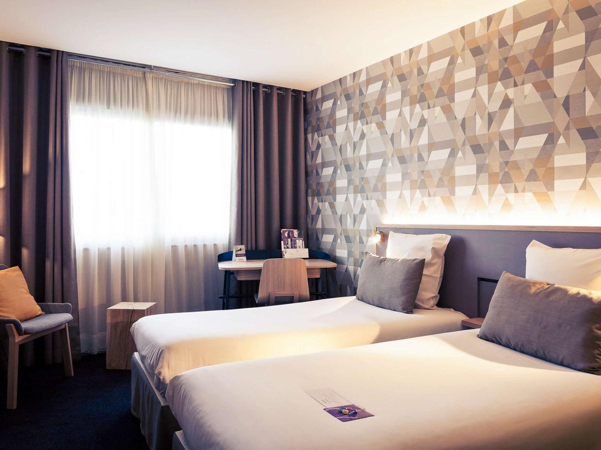 Mercure Lyon Charbonnieres Exteriör bild